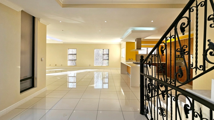 5 Bedroom Property for Sale in Kiepersol Free State